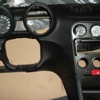 Cockpit nach dem Einbau der bereits fertigen Instrumente